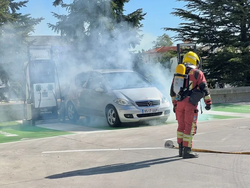 Simulacro de emergencia en el Centro Comercial El Tormes