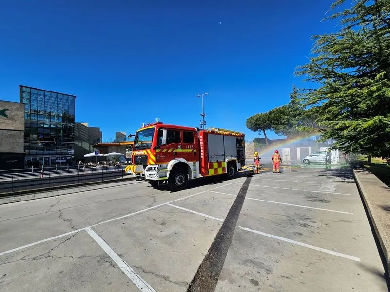 Simulacro de emergencia en el Centro Comercial El Tormes