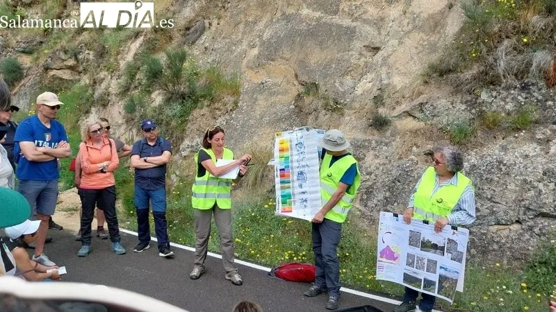 Los visitantes recorrieron diversos enclaves de la formaciones graníticas de las arribes