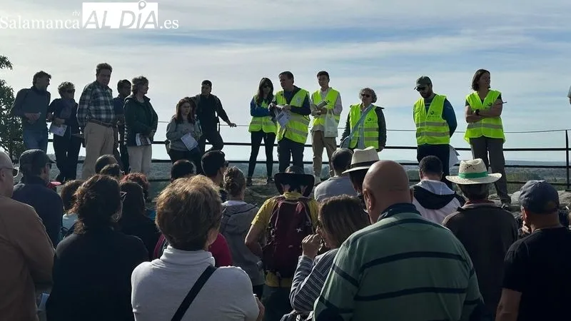 Los visitantes recorrieron diversos enclaves de la formaciones graníticas de las arribes