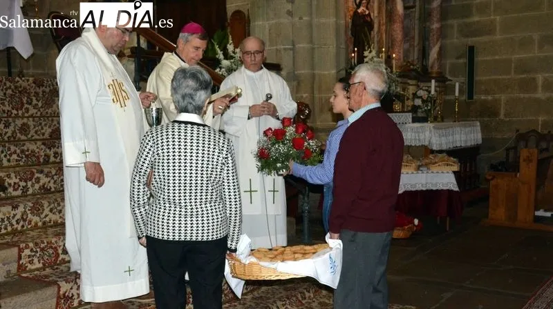 Foto 3 - Panes y Rosas en la celebraci&oacute;n de Santa Rita en Lumbrales