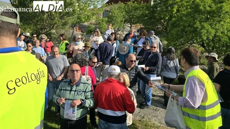 Los visitantes recorrieron diversos enclaves de la formaciones graníticas de las arribes