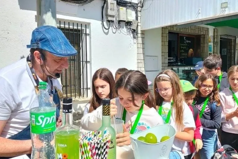 Foto 5 - Visitas, mojitos y animaci&oacute;n en la recta final en Pe&ntilde;aranda de los escolares nacionales de &lsquo;Fabricando Ilusiones&rsquo; junto al CEIP Severiano Montero