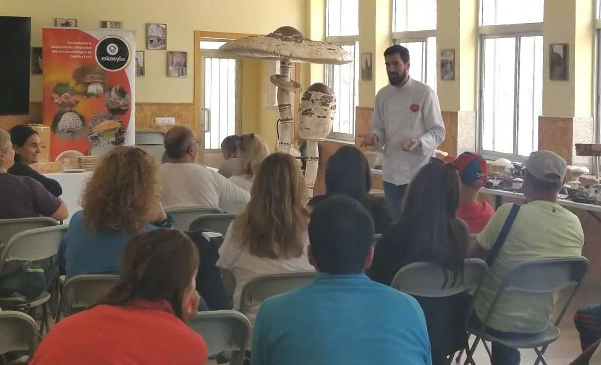 Foto 2 - Monsagro disfruta de una jornada micol&oacute;gica de la mano de la Diputaci&oacute;n