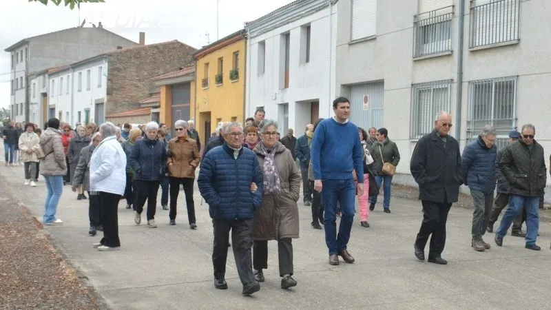 La imagen del Nazareno es llevada en procesión desde la ermita hasta la Cruz de la Peña Gorda