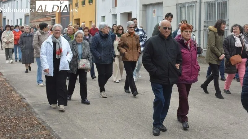La imagen del Nazareno es llevada en procesión desde la ermita hasta la Cruz de la Peña Gorda