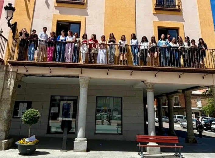Foto 2 - Pe&ntilde;aranda da la bienvenida a los j&oacute;venes autores del 7&ordm; concurso de cortos por la igualdad