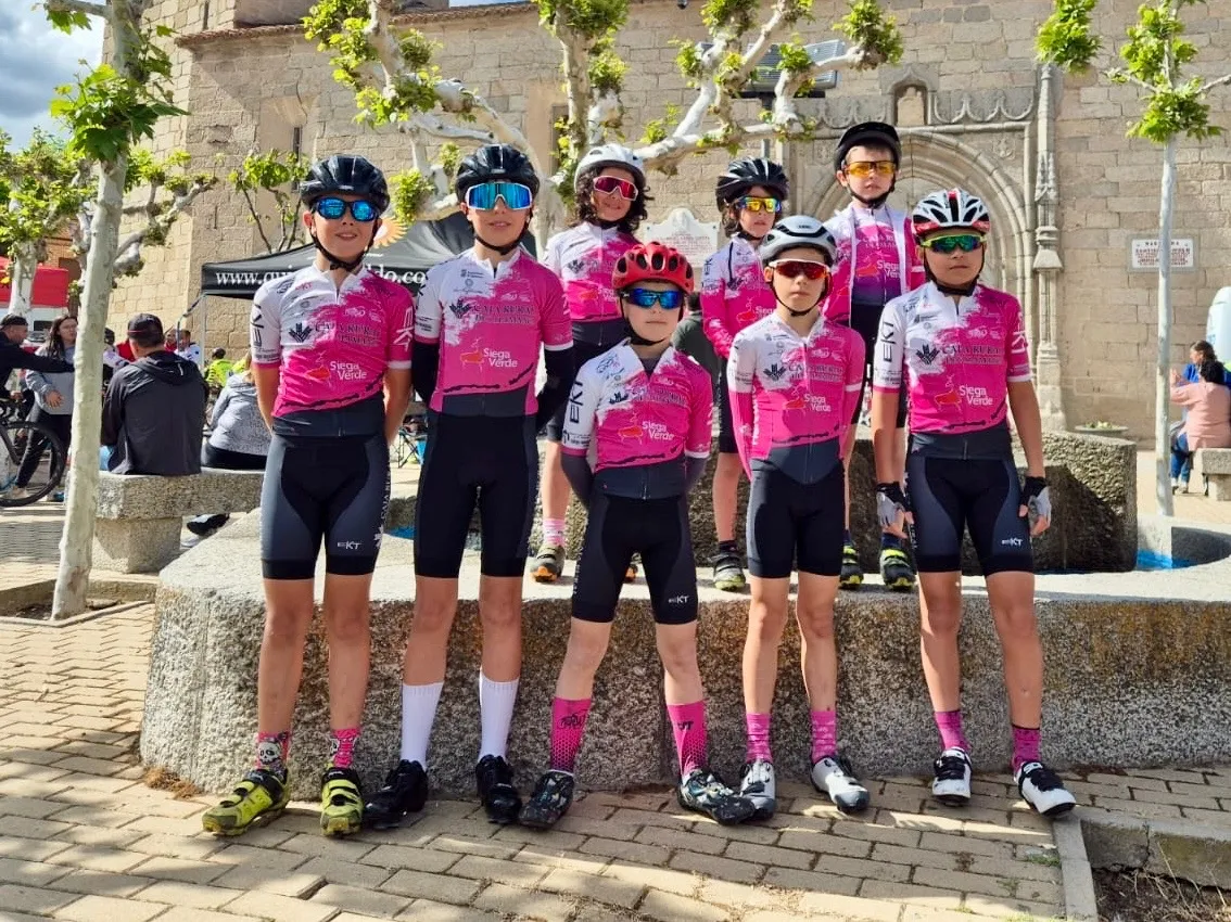 Foto 8 - Macotera se transforma en una fiesta deportiva con la III Copa Castilla y Le&oacute;n de escuelas ciclistas