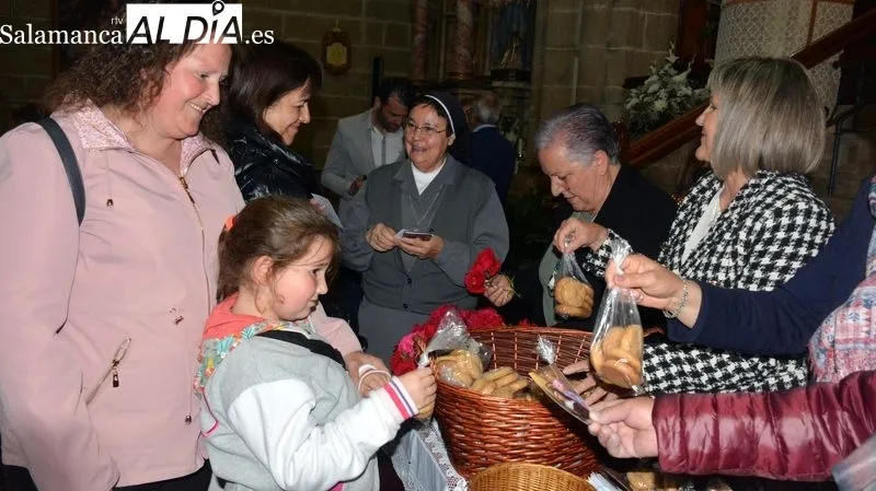 Foto 4 - Panes y Rosas en la celebraci&oacute;n de Santa Rita en Lumbrales