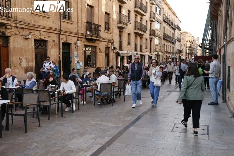 Ambiente en Salamanca en la tarde de este domingo. Fotos: David Sañudo