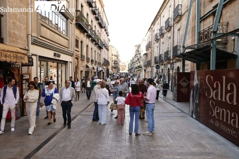 Ambiente en Salamanca en la tarde de este domingo. Fotos: David Sañudo