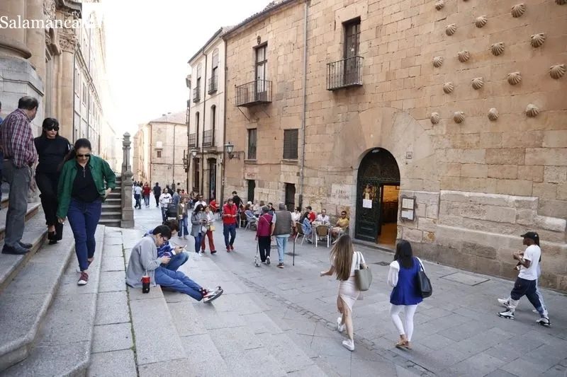 Ambiente en Salamanca en la tarde de este domingo. Fotos: David Sañudo