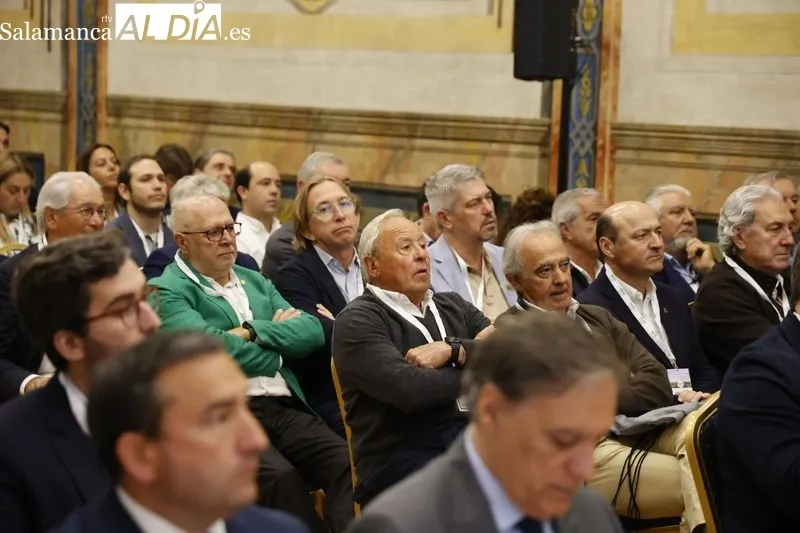 Inauguración en el Colegio Fonseca del V Encuentro Empresarial de la Asociación Española de Campos de Golf. Foto: David Sañudo