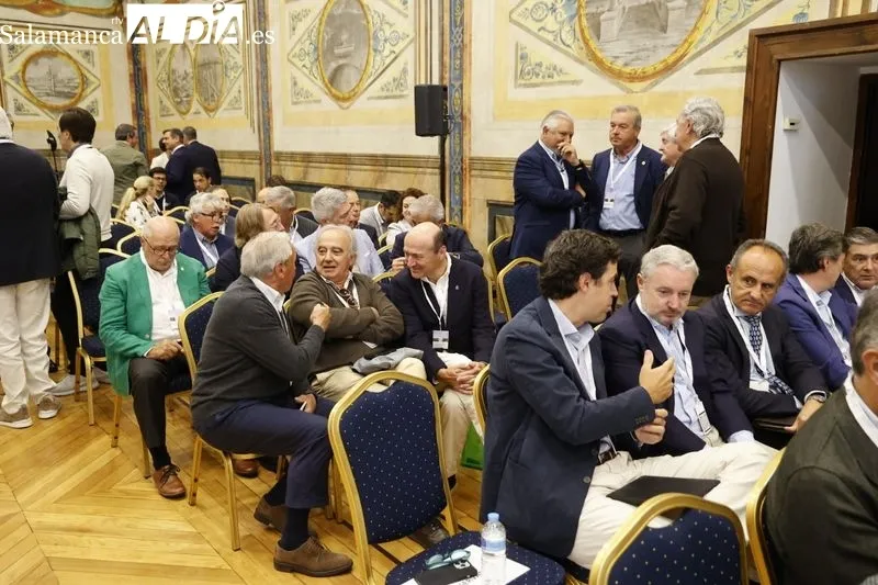 Inauguración en el Colegio Fonseca del V Encuentro Empresarial de la Asociación Española de Campos de Golf. Foto: David Sañudo