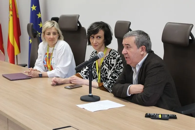Los doctores María Díez Campelo, Candelas Pérez del Villar Moro y Luis García Ortiz