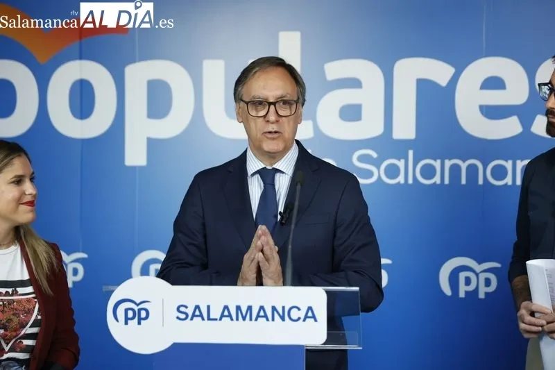 El presidente del Partido Popular de Salamanca, Carlos García Carbayo, en la sede del PP. Foto: D. Sañudo