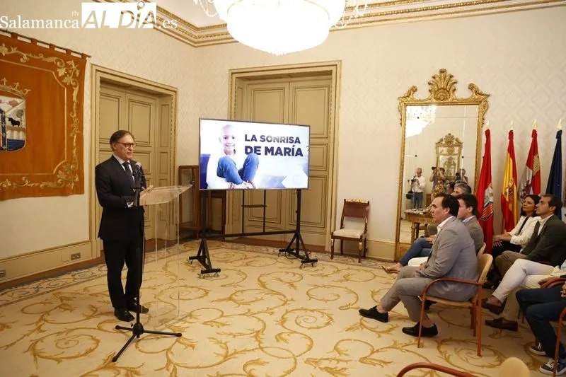 Presentación en el Ayuntamiento de Salamanca del proyecto solidario ‘La Sonrisa de María’. Foto: David Sañudo