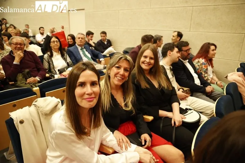 Ceremonia de fin del Máster Universitario en Formación del Profesorado en ESO y Bachillerato, FP y Enseñanza de Idiomas de la UPSA. Fotos: David Sañudo