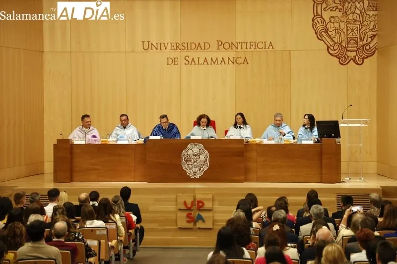 Ceremonia de fin del Máster Universitario en Formación del Profesorado en ESO y Bachillerato, FP y Enseñanza de Idiomas de la UPSA. Fotos: David Sañudo