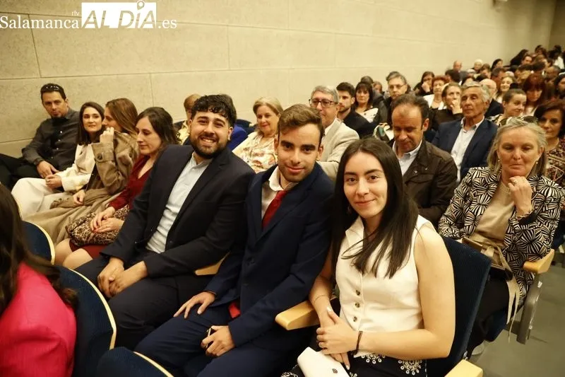 Ceremonia de fin del Máster Universitario en Formación del Profesorado en ESO y Bachillerato, FP y Enseñanza de Idiomas de la UPSA. Fotos: David Sañudo