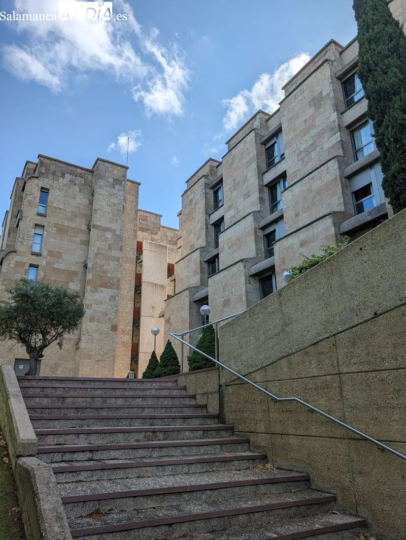 Colegio Mayor Hernán Cortés, en el Paseo de San Vicente, obra del arquitecto Antonio Fernández Alba. Foto: David Sañudo