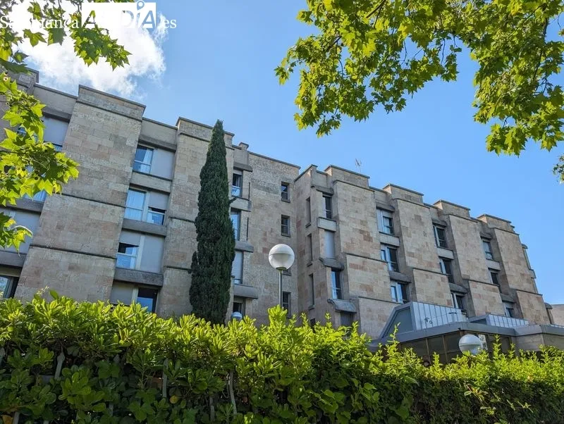 Colegio Mayor Hernán Cortés, en el Paseo de San Vicente, obra del arquitecto Antonio Fernández Alba. Foto: David Sañudo