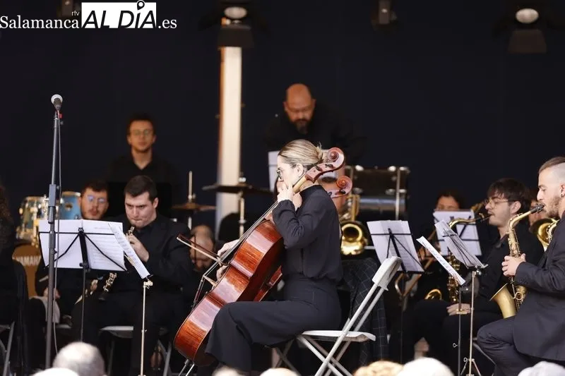Concierto de la Banda Municipal de Música de Salamanca en la Plaza Mayor. Foto: David Sañudo