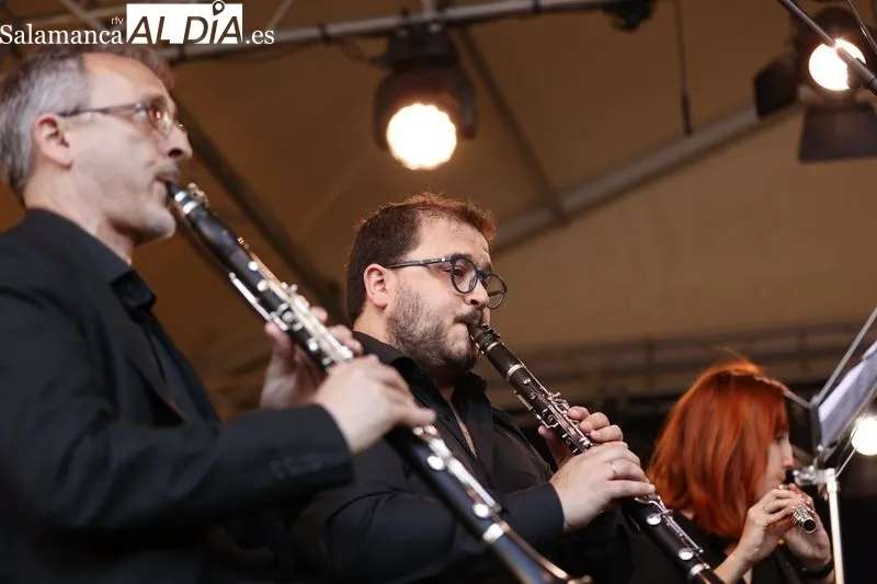 Concierto de la Banda Municipal de Música de Salamanca en la Plaza Mayor. Fotos: David Sañudo