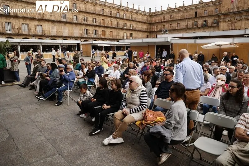 Concierto de la Escuela Municipal de Música y Danza de Salamanca en la Plaza Mayor. Fotos: David Sañudo