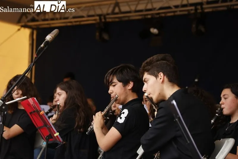 Concierto de la Escuela Municipal de Música y Danza de Salamanca en la Plaza Mayor. Fotos: David Sañudo