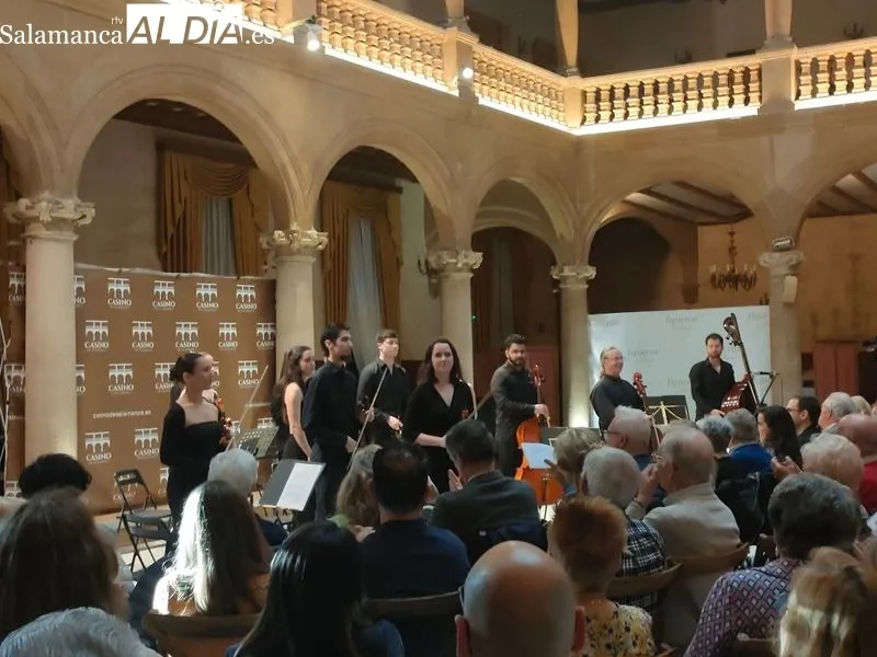 Concierto ‘Un viaje por Europa’ a cargo de la Orquesta de Cámara del Casino de Salamanca. Fotos: Rosa M. García.