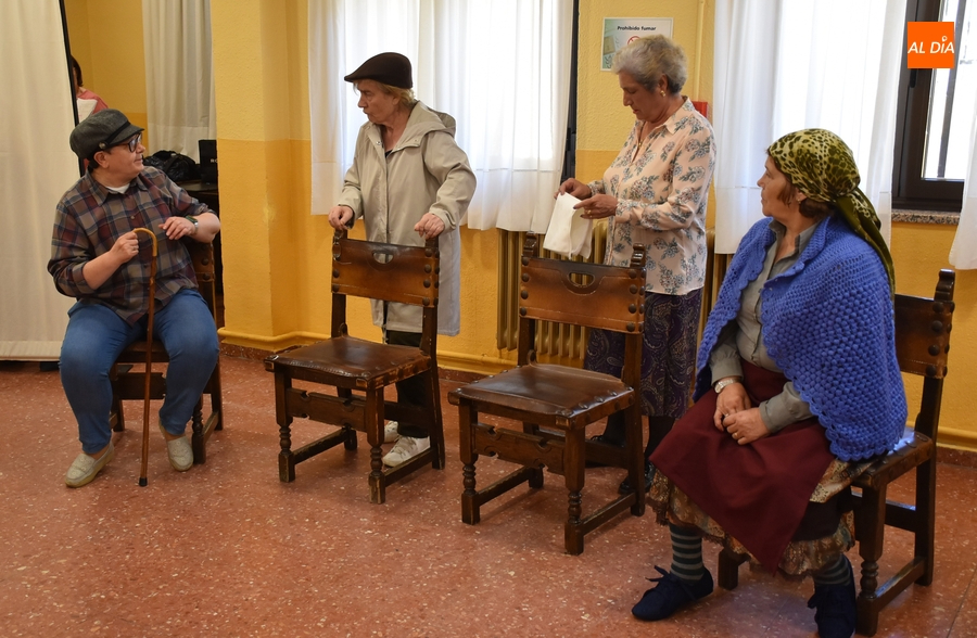 Tarde de risas en el Centro de Mayores con la obra ‘Paco Jones y la ruta del bacalao’