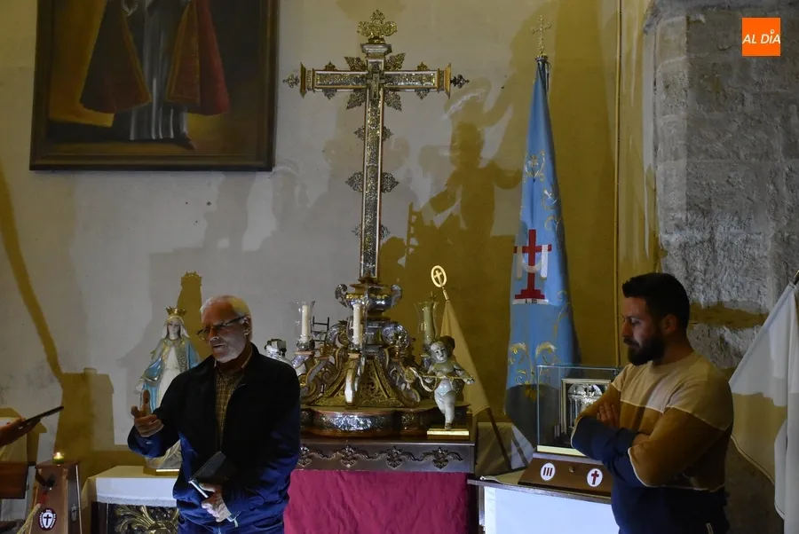 Foto 7 - Recala en Ciudad Rodrigo el Lignum Crucis de la Vera Cruz dentro de una gira por la provincia