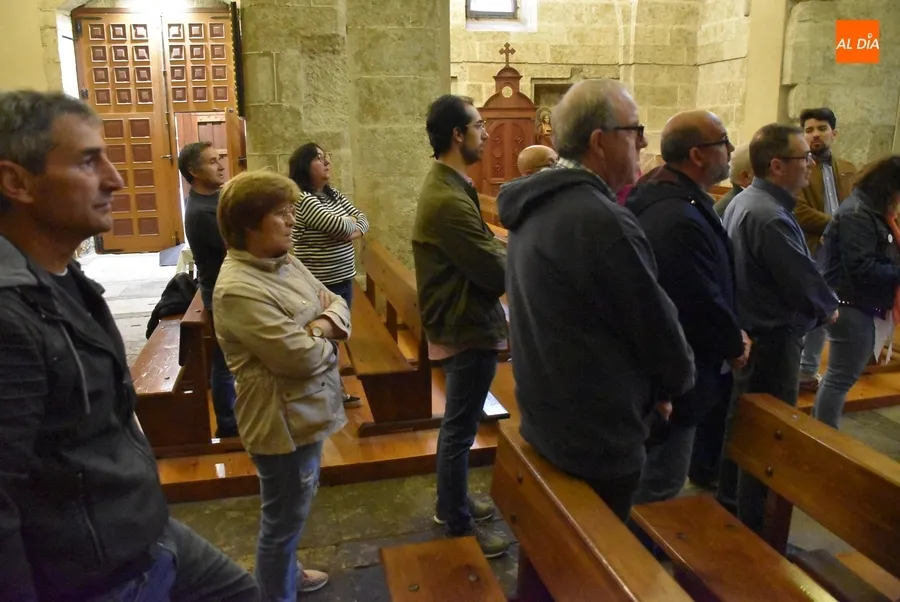 Foto 8 - Recala en Ciudad Rodrigo el Lignum Crucis de la Vera Cruz dentro de una gira por la provincia