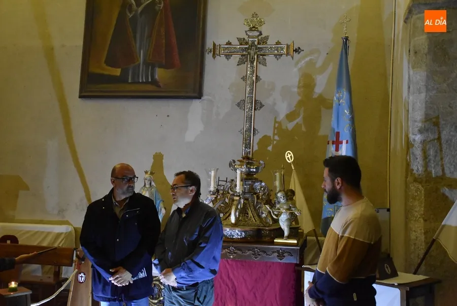 Foto 9 - Recala en Ciudad Rodrigo el Lignum Crucis de la Vera Cruz dentro de una gira por la provincia