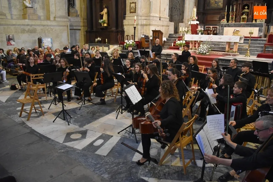 Foto 6 - Llenazo en el concierto de la Orquesta Sinf&oacute;nica de Ciudad Rodrigo en Cerralbo