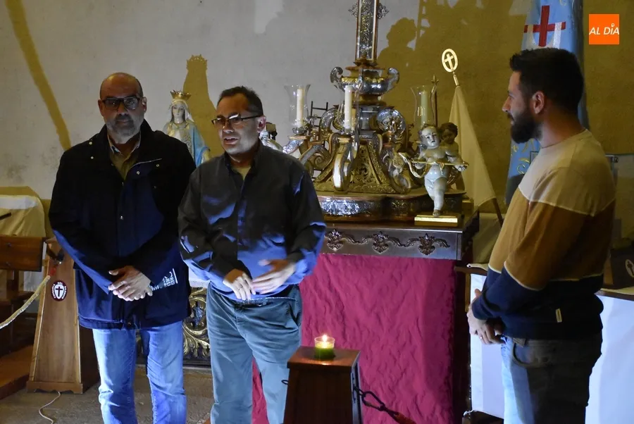 Foto 10 - Recala en Ciudad Rodrigo el Lignum Crucis de la Vera Cruz dentro de una gira por la provincia