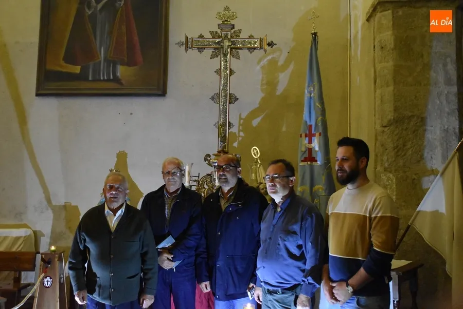 Foto 11 - Recala en Ciudad Rodrigo el Lignum Crucis de la Vera Cruz dentro de una gira por la provincia