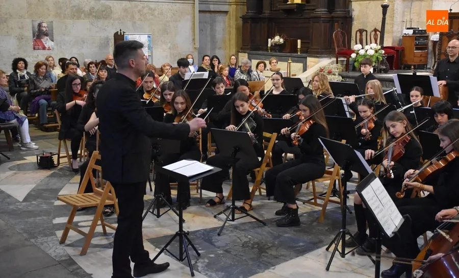 Foto 9 - Llenazo en el concierto de la Orquesta Sinf&oacute;nica de Ciudad Rodrigo en Cerralbo