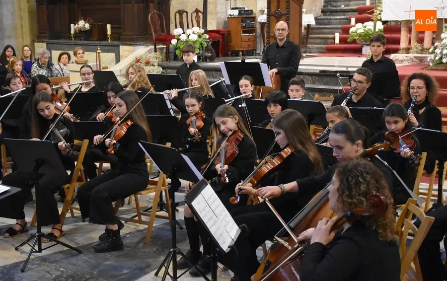 Foto 11 - Llenazo en el concierto de la Orquesta Sinf&oacute;nica de Ciudad Rodrigo en Cerralbo