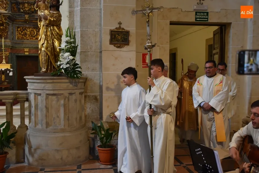 Foto 2 - Los presb&iacute;teros de la Di&oacute;cesis festejan a Jesucristo como Sumo y Eterno Sacerdote