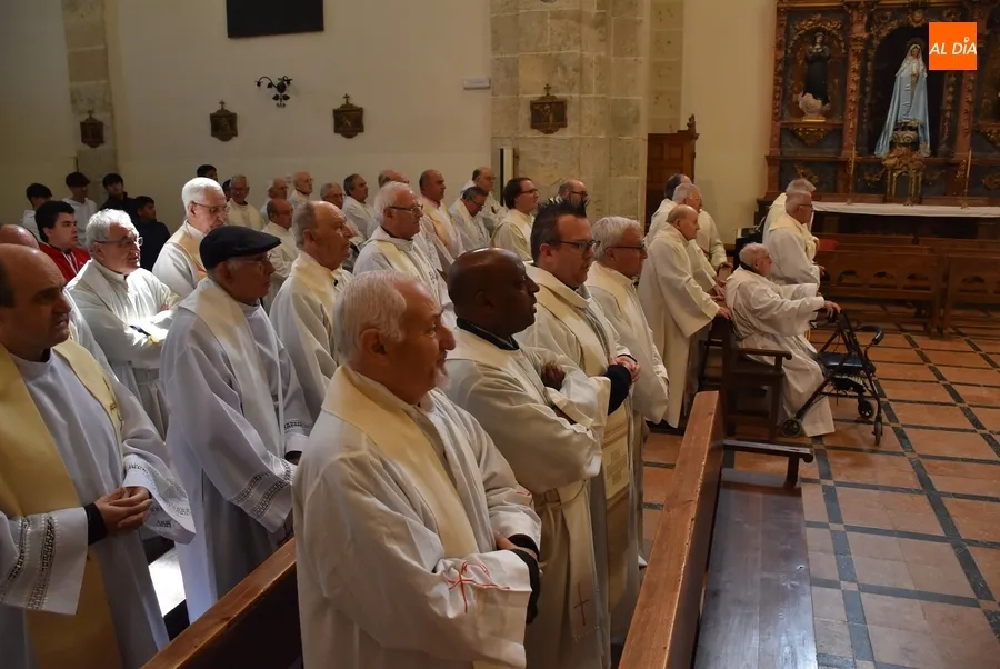 Foto 8 - Los presb&iacute;teros de la Di&oacute;cesis festejan a Jesucristo como Sumo y Eterno Sacerdote