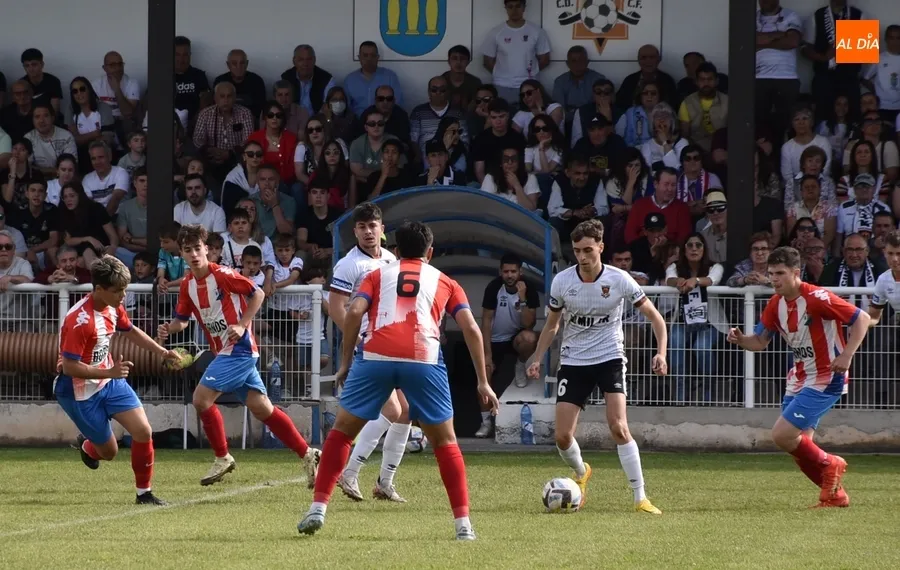 Foto 9 - Alberto Garc&iacute;a, Javi Mart&iacute;n y Pepo encabezan una victoria para los libros de historia
