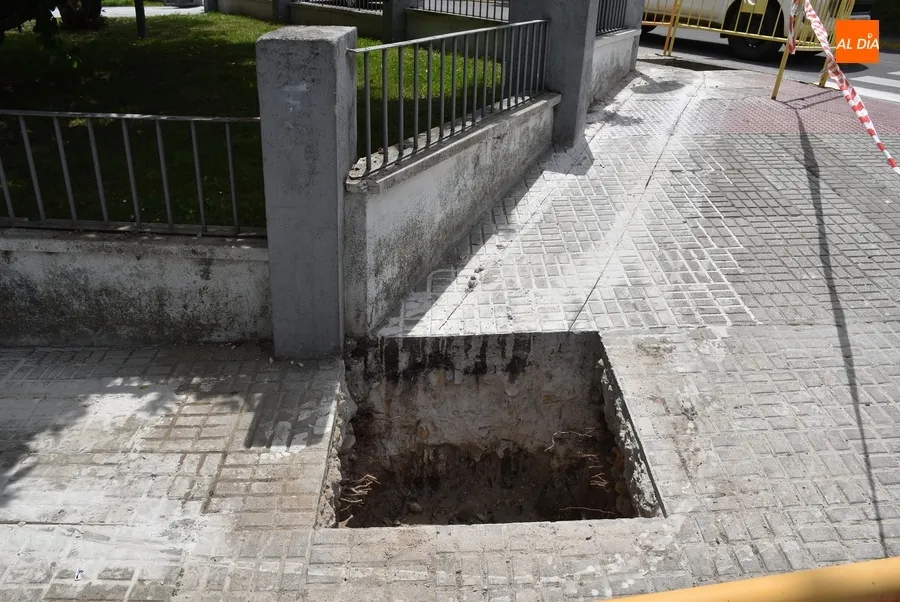 Foto 7 - En marcha una intervenci&oacute;n para &lsquo;alimentar&rsquo; la primera electrolinera de la Avenida de B&eacute;jar