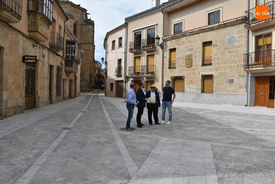 Foto 2 - Finaliza, tras ser ejecutada &ldquo;en poco tiempo y con mucha calidad&rdquo;, la reforma de la calle Puerta de Santiago