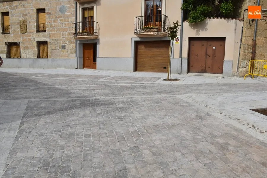 Foto 5 - Finaliza, tras ser ejecutada &ldquo;en poco tiempo y con mucha calidad&rdquo;, la reforma de la calle Puerta de Santiago