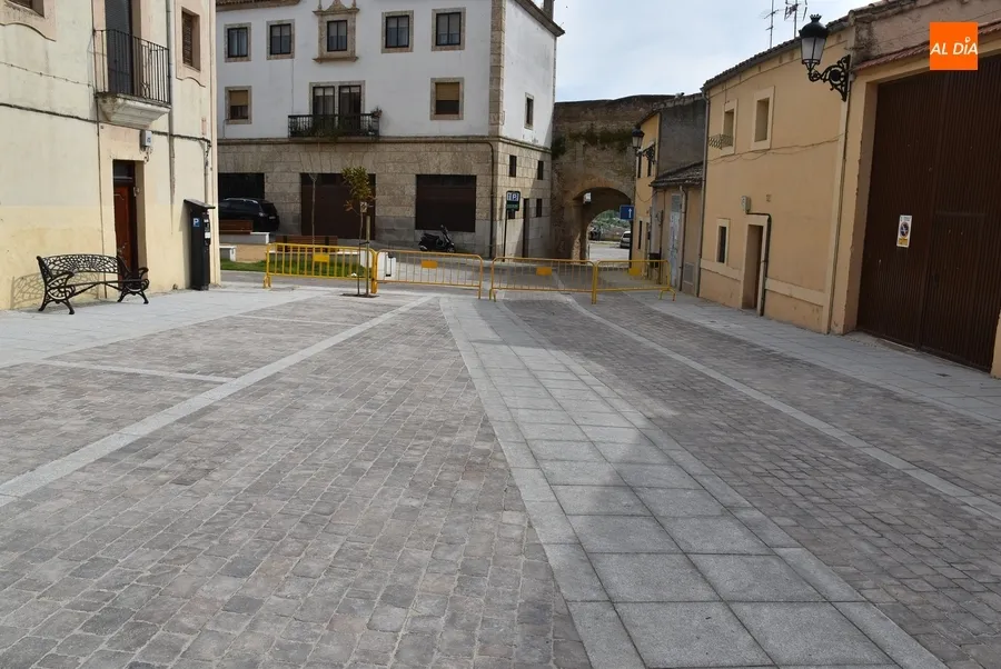 Foto 6 - Finaliza, tras ser ejecutada &ldquo;en poco tiempo y con mucha calidad&rdquo;, la reforma de la calle Puerta de Santiago
