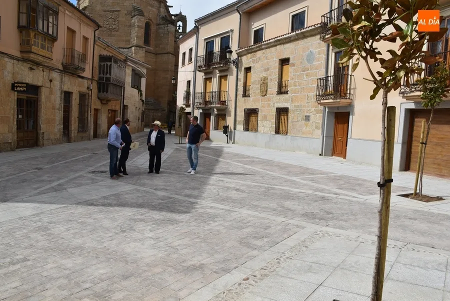 Foto 8 - Finaliza, tras ser ejecutada &ldquo;en poco tiempo y con mucha calidad&rdquo;, la reforma de la calle Puerta de Santiago