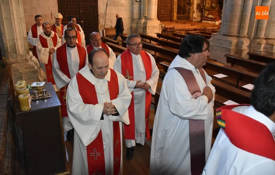 Foto 6 - Pentecost&eacute;s propicia la reuni&oacute;n en Ciudad Rodrigo de los 7 arciprestazgos diocesanos