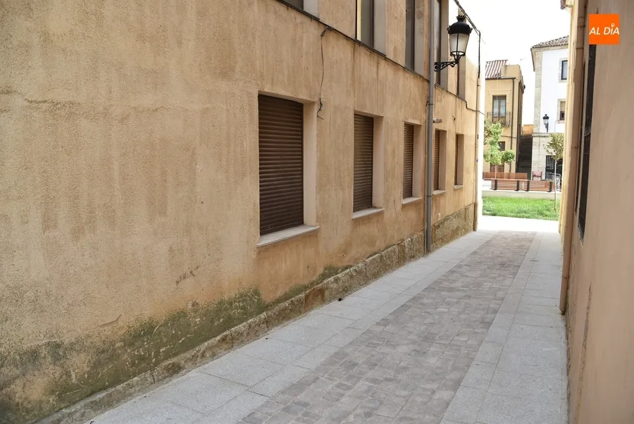 Foto 11 - Finaliza, tras ser ejecutada &ldquo;en poco tiempo y con mucha calidad&rdquo;, la reforma de la calle Puerta de Santiago